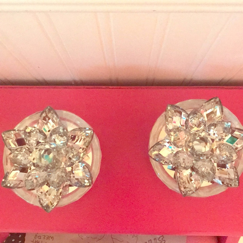 Crystal bowls with flower cover